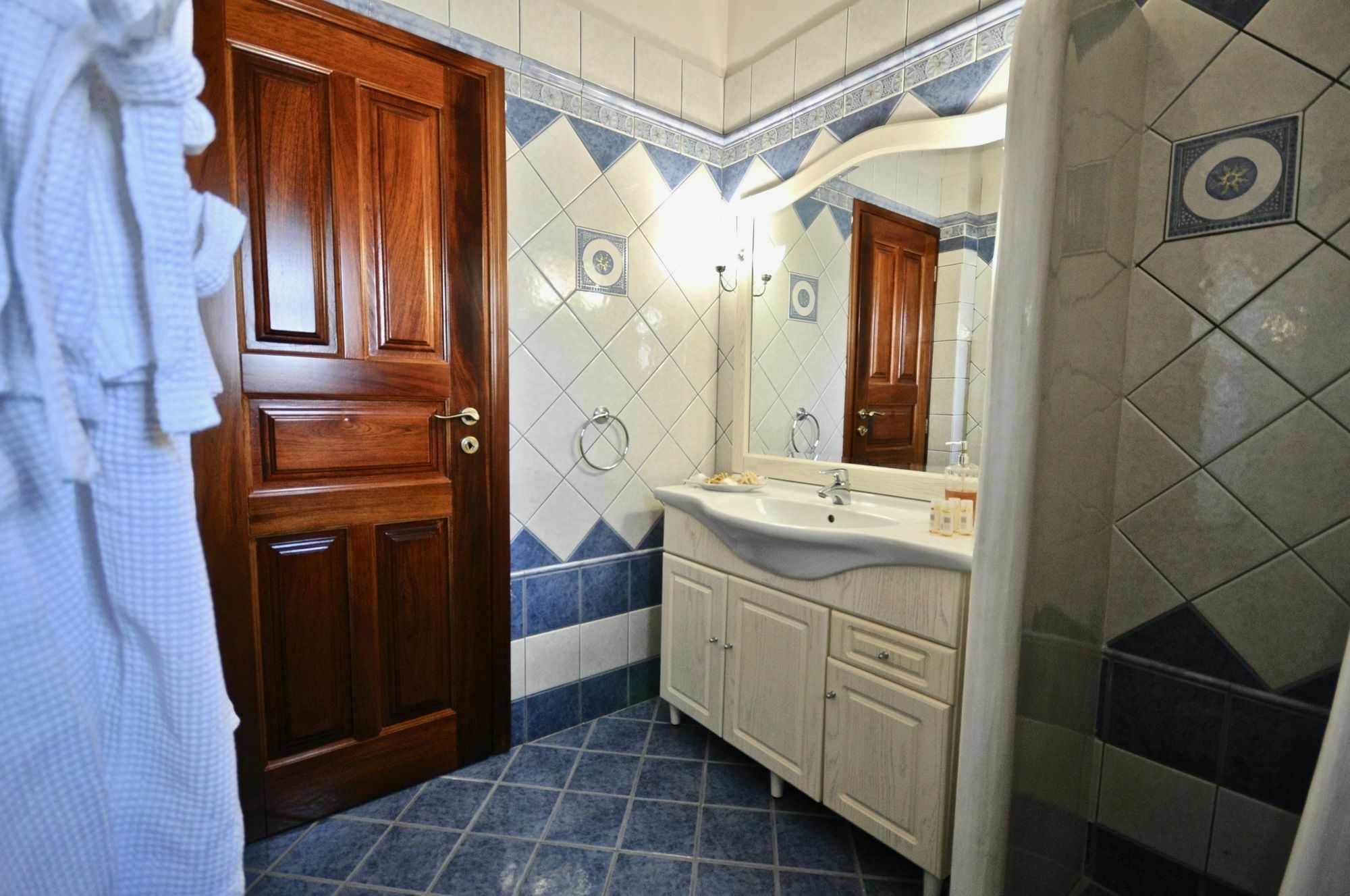 Vineyard Exclusive Suites Akrotírion Zewnętrze zdjęcie